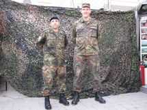 Le Lieutenant de réserve, Christian Cazaux, et le Capitaine, Johannes Niklas, Vice-Président et Président de la Fédération sarroise des réservistes de la Bundeswehr Le Lieutenant de réserve, Christian Cazaux, et le Capitaine, Johannes Niklas, Vice-Président et Président de la Fédération sarroise des réservistes de la Bundeswehr