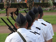 Soldats sur l'esplanade de Metz Soldats sur l'esplanade de Metz