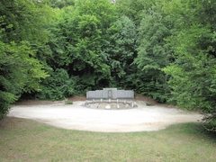 Monument aux Fusillés de Tavenne Monument aux Fusillés de Tavenne
