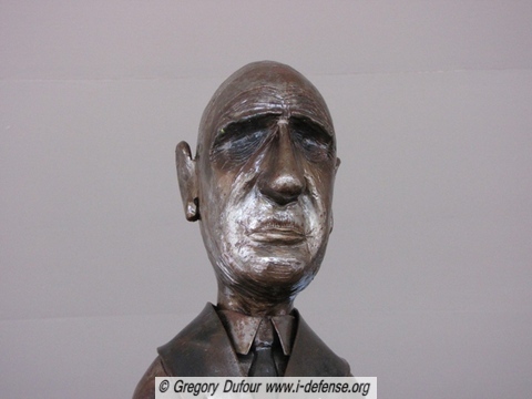 Sculpture du Général de Gaulle de Michel Boussard