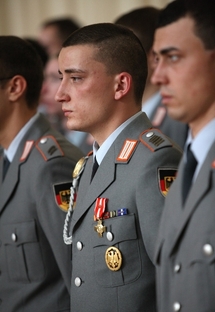 Le Caporal-Chef Samuel Lienerth décoré de la croix de la valeur militaire Le Caporal-Chef Samuel Lienerth décoré de la croix de la valeur militaire