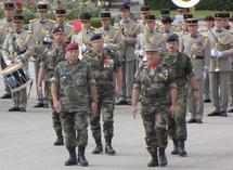 Revue des troupes de la BFA par Hans-Otto Budde, Chef d'Etat-Major de l'Armée de Terre allemande, et son homologue français, le Général Elrick Irastorza, avec en fond la Musique de la Région Terre Nord-Est Revue des troupes de la BFA par Hans-Otto Budde, Chef d'Etat-Major de l'Armée de Terre allemande, et son homologue français, le Général Elrick Irastorza, avec en fond la Musique de la Région Terre Nord-Est