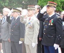 Le Général Samuel le 7 mai dernier à Metz aux côtés du Général Chinouilh, Commandant de la RTNE, du Préfet de Région Niquet, et du Maire de Metz, Dominique Gros Le Général Samuel le 7 mai dernier à Metz aux côtés du Général Chinouilh, Commandant de la RTNE, du Préfet de Région Niquet, et du Maire de Metz, Dominique Gros