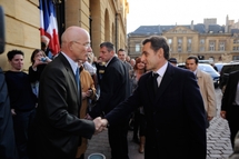 Dominique Gros, Maire de Metz, accueillant Nicolas Sarkozy, Président de la République Dominique Gros, Maire de Metz, accueillant Nicolas Sarkozy, Président de la République