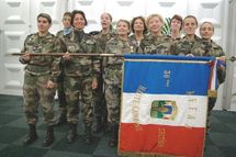 Personnel féminin autour de Madame la Consule et du Lieutenant Gueranger qui a établi le projet en activités « réserve citoyenne » Personnel féminin autour de Madame la Consule et du Lieutenant Gueranger qui a établi le projet en activités « réserve citoyenne »
