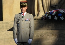 Le Général Jean-Loup Chinouilh le 31 août 2010 à Metz Le Général Jean-Loup Chinouilh le 31 août 2010 à Metz
