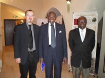 Gregory Dufour, Président du Cercle Esprits de Défense, Ibar der Thiam, ancien Ministre, Vice-Président de l'Assemblée nationale du Sénégal, et le Colonel Niang, Attaché militaire de l'Ambassade du Sénégal à Paris Gregory Dufour, Président du Cercle Esprits de Défense, Ibar der Thiam, ancien Ministre, Vice-Président de l'Assemblée nationale du Sénégal, et le Colonel Niang, Attaché militaire de l'Ambassade du Sénégal à Paris